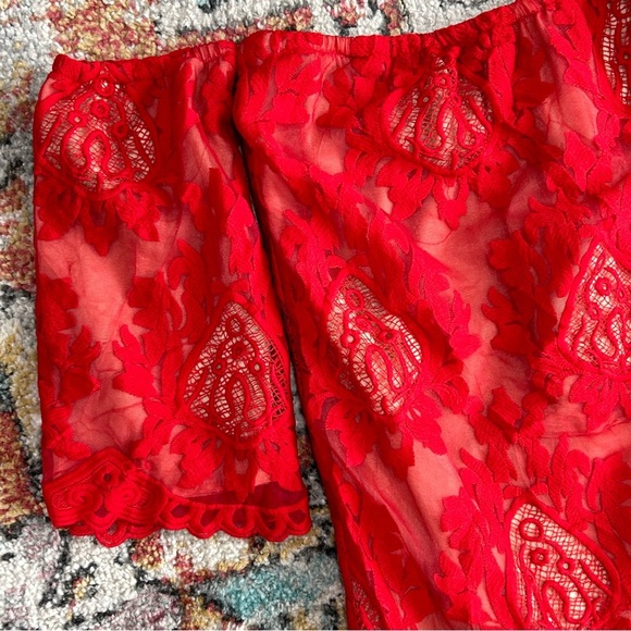 Storee Off The Shoulder Red Lace Shift Dress Size Small - Picture 5 of 11